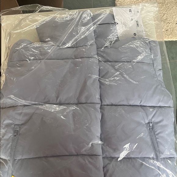 ALO Yoga Gray Blue Puffer Jacket - Picture 3 of 4